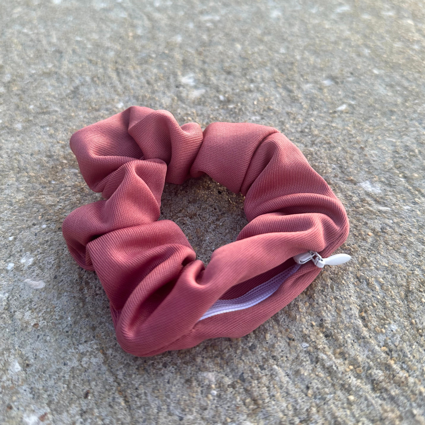 Explorer Hidden Pocket Scrunchie (2-pack) - Light Blue/Dusty Rose