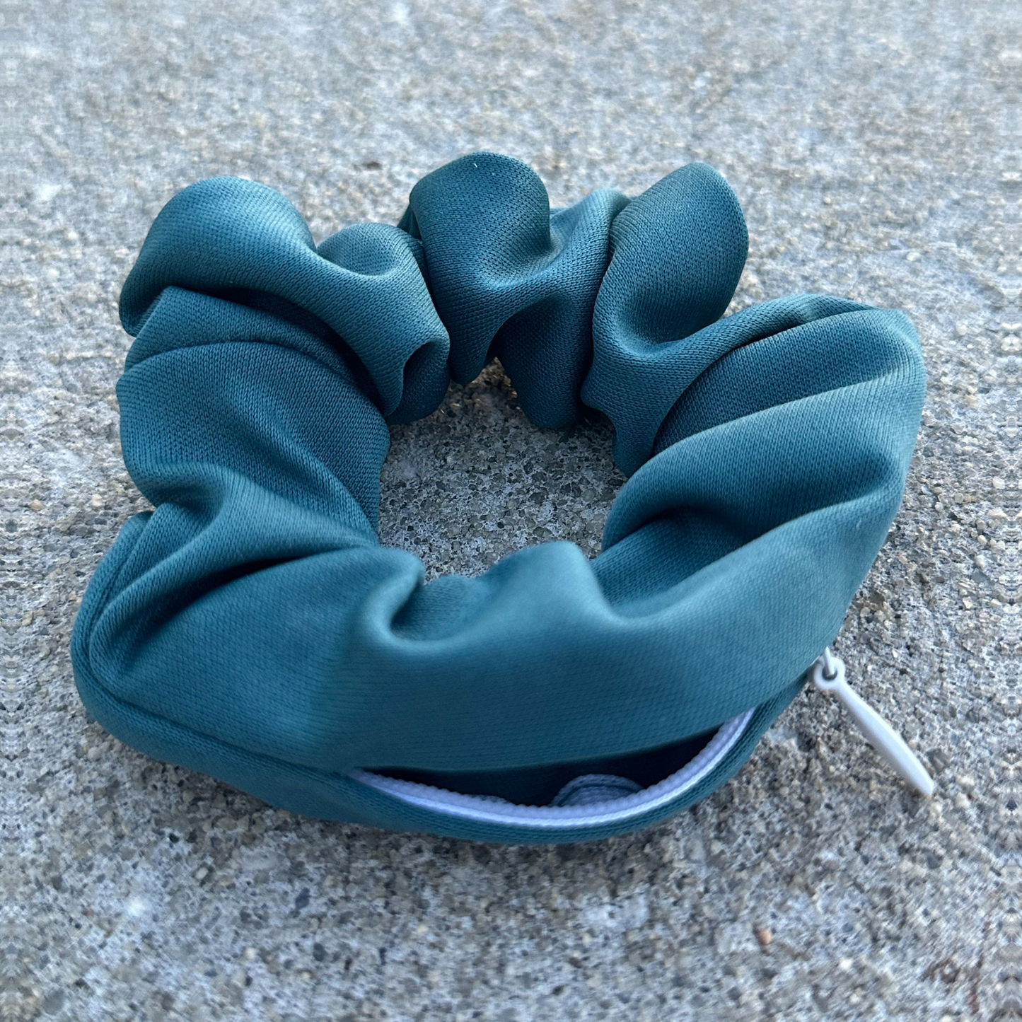 Explorer Hidden Pocket Scrunchie (2-pack) - Black/Dark Teal